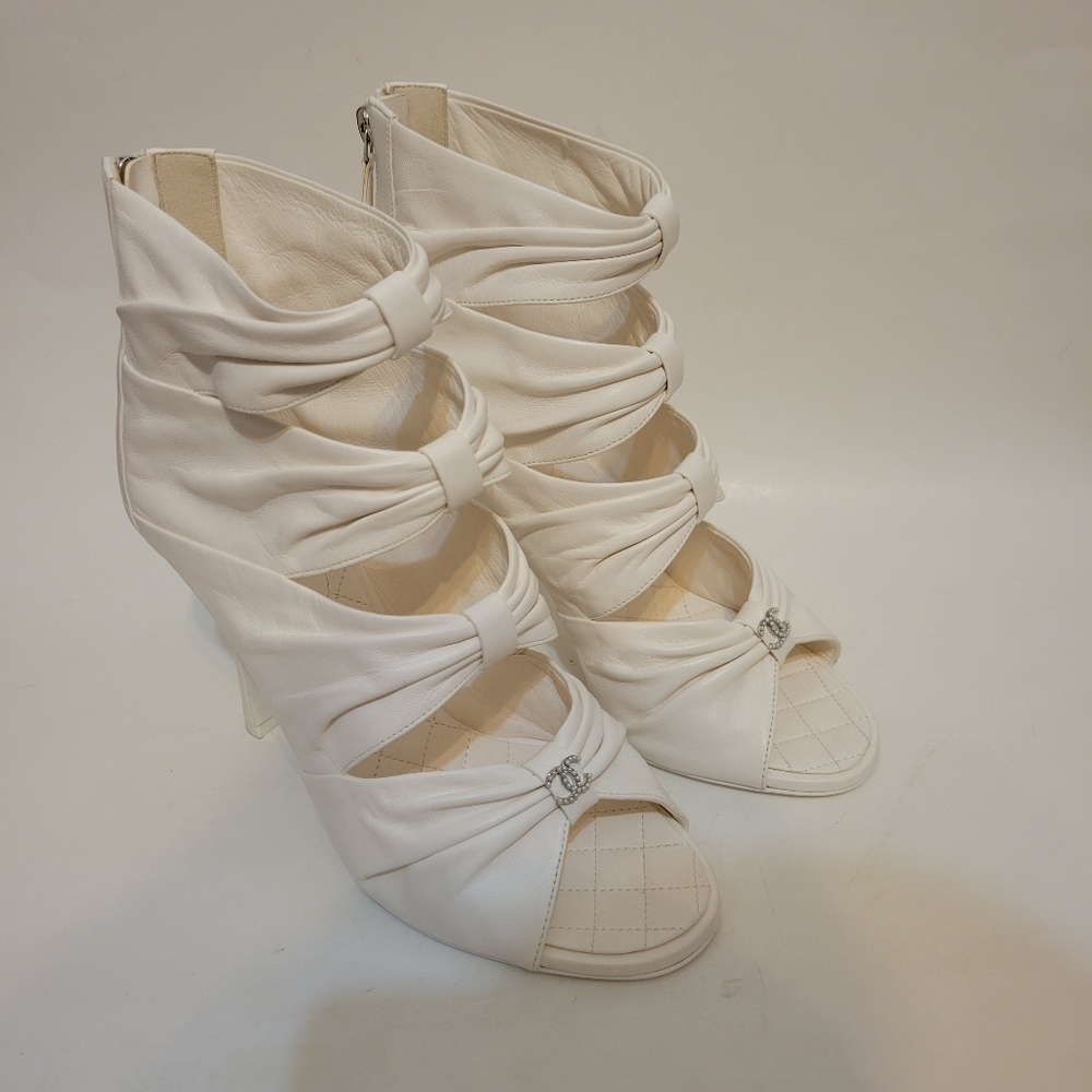 CHANEL white heels- size 39 - Picture 2 of 11